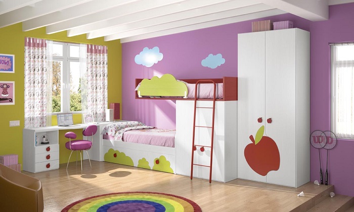 decoración de una habitación infantil con colores alegres