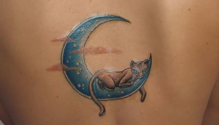 luna tatuajes en la espalda