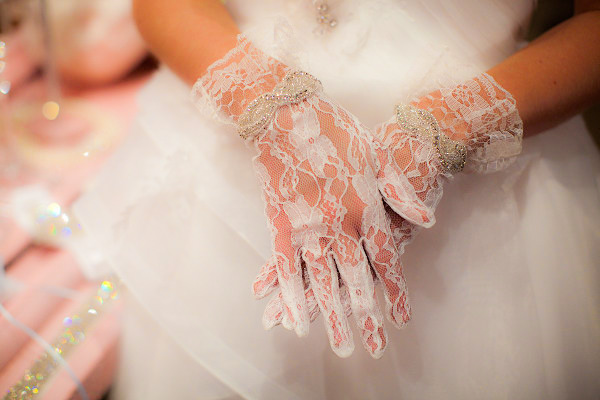 usar-guantes-en-la-boda-5