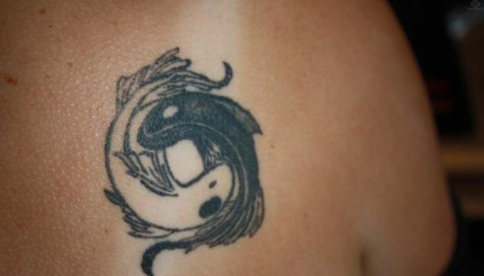 tatuajes mujer yin yang